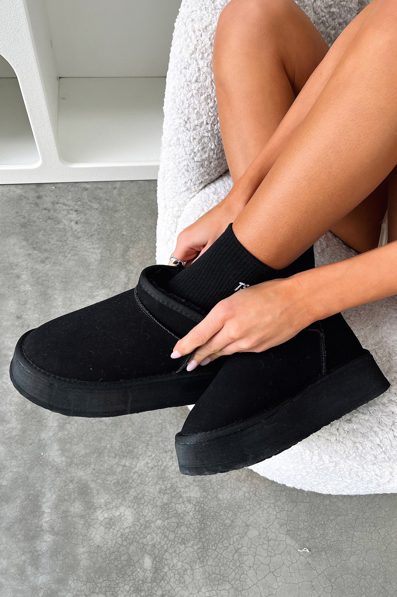 Eesha Platform Boots - Black - Image 4