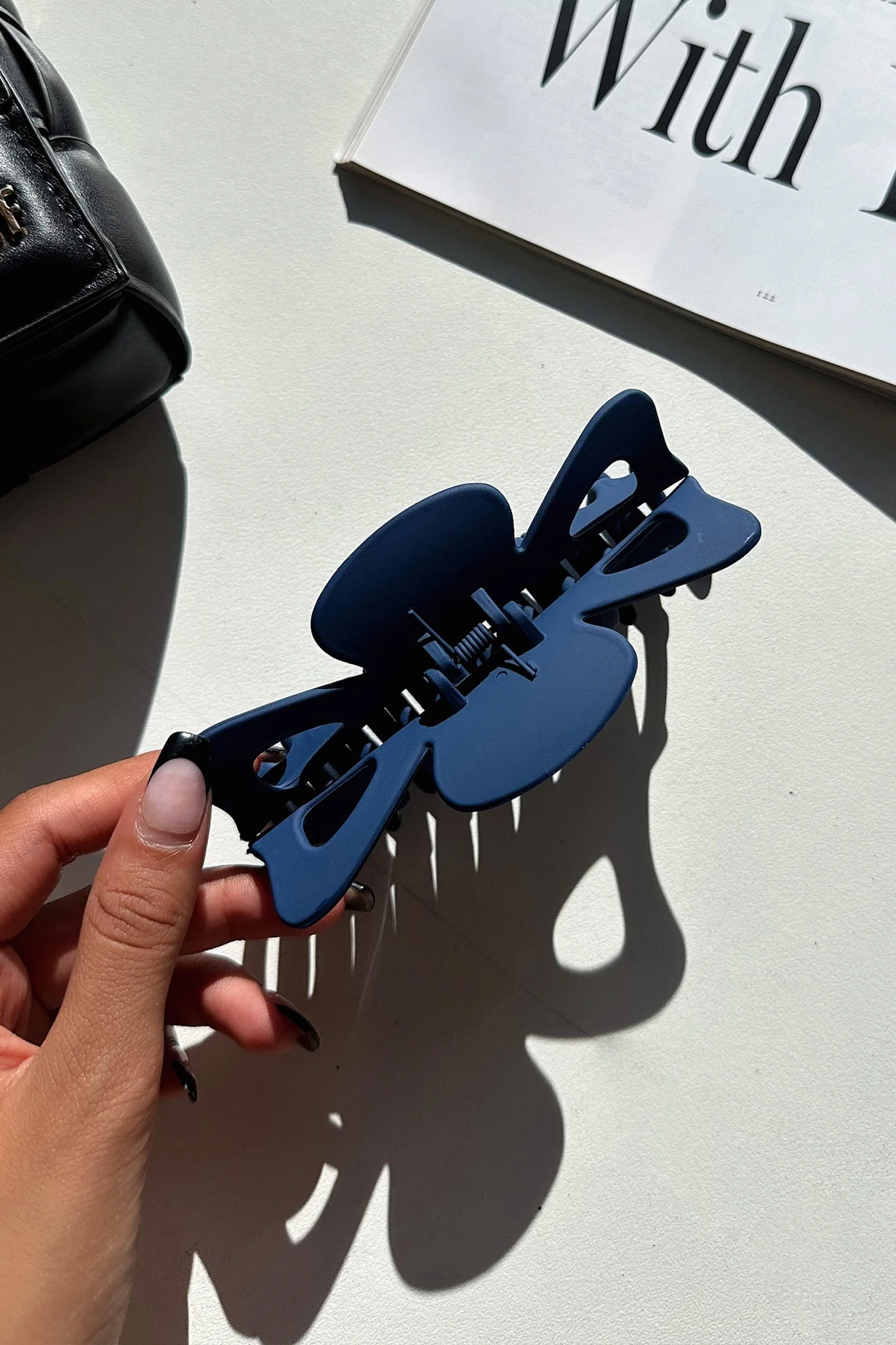 Eli Claw Clip - Blue - Image 2