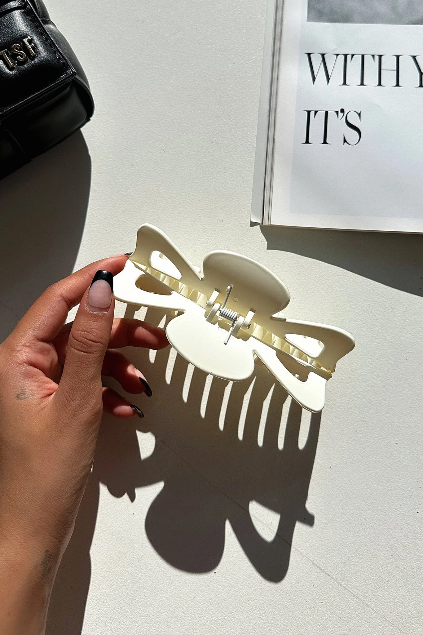 Eli Claw Clip - White - Image 2
